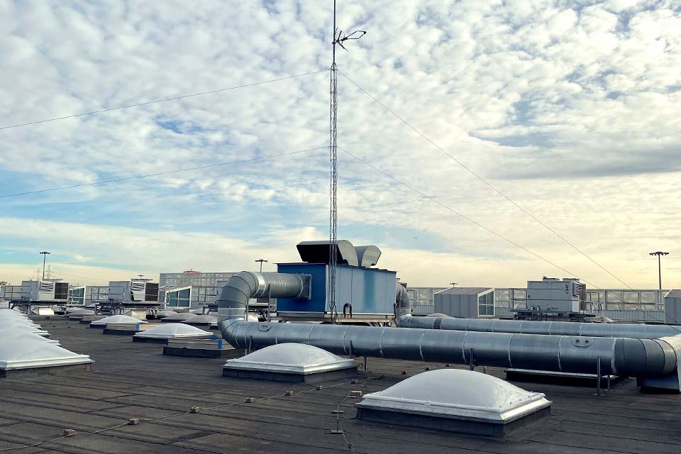 ESG services, voluntary reporting (CDP, SBTi, OGMP, etc.) and Net Zero advice.