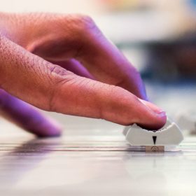 Evaluamos riesgos ESG, CAPEX y reputación en procesos de compra-venta. Rigurosidad técnica, experiencia y enfoque local, Más de 200 transacciones.