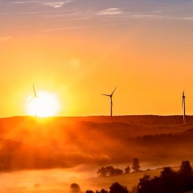 Identificación de la documentación a preparar para la solicitud de inscripción / actualización de datos en el Registro de Huella de Carbono, compensación y proyectos de absorción de dióxido de carbono de una organización cuyo objeto es operar plantas de Energías Renovables - Caso práctico